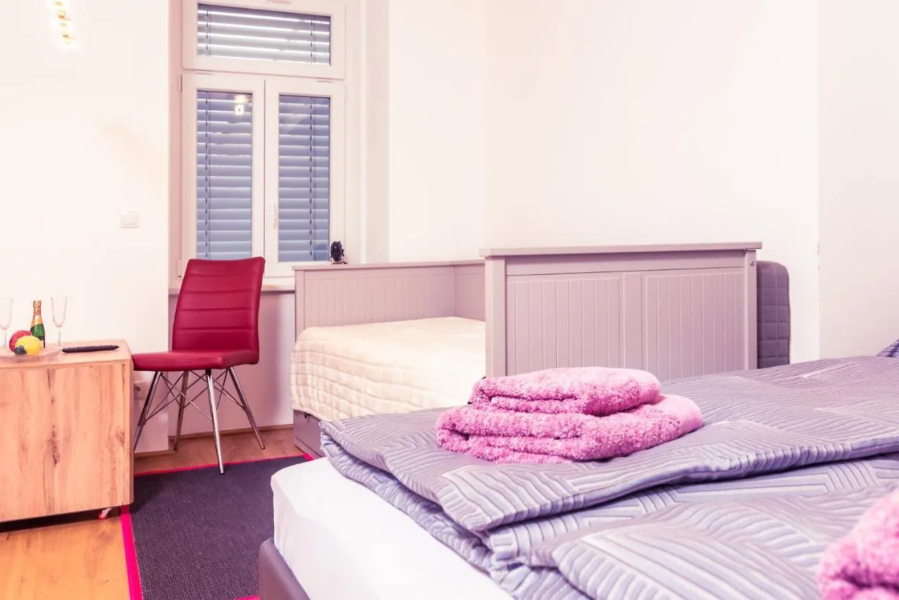 Senator Flats Petrus & Kardinal Nagl Apartment Vienna